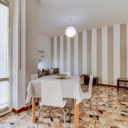 Elegance In City Apartment *