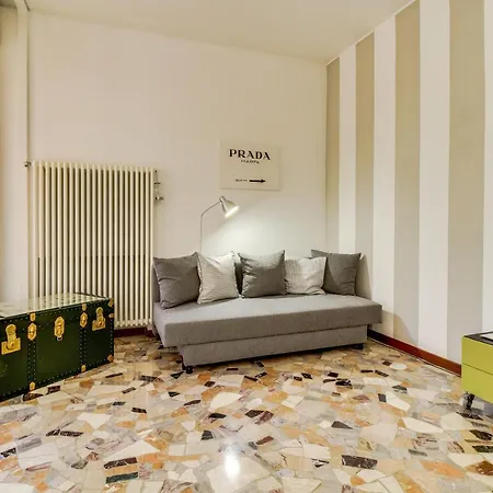 Apartment Elegance In City